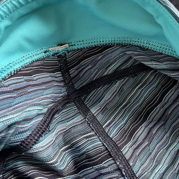 LULULEMON Womens Stop At Nothing Crop Leggings Sz 4 Turquoise Black Logo - Picture 7 of 9